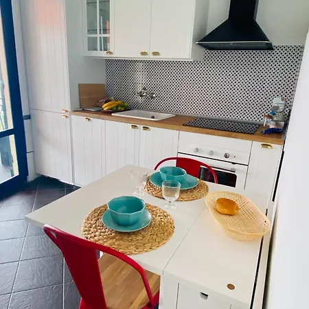 Il Nido Sul Mare Con Accesso Diretto 모네글리아