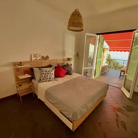 Il Nido Sul Mare Con Accesso Diretto 펜션 모네글리아